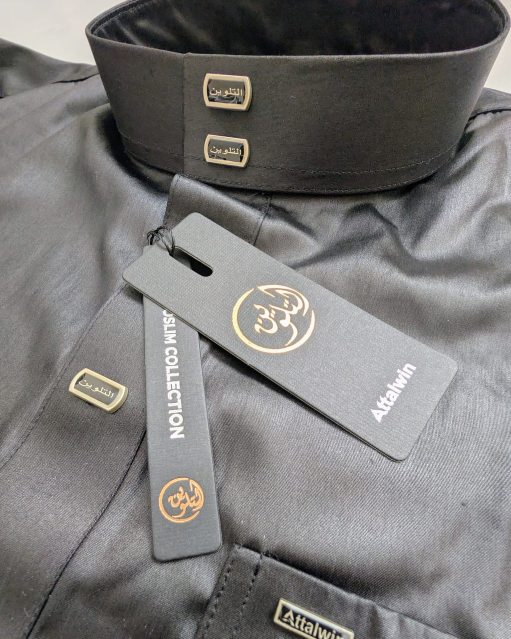 Attalwin men Thobe black detailed