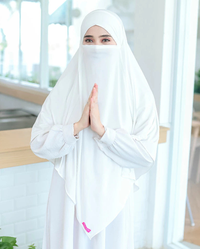 Bella Alisha Slip-On Hijab Kagumi Model Broken White